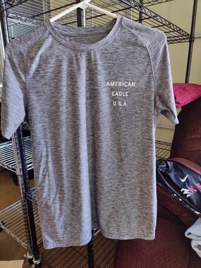 American Eagle Outfitters Gray Heather Crew Neck Tee with USA Print